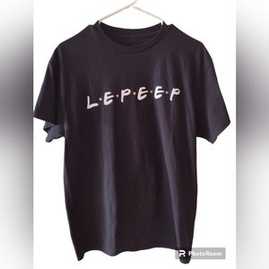 Le Peep Friends shirt "friends with benedicts" breakfast restaurant T-shirt